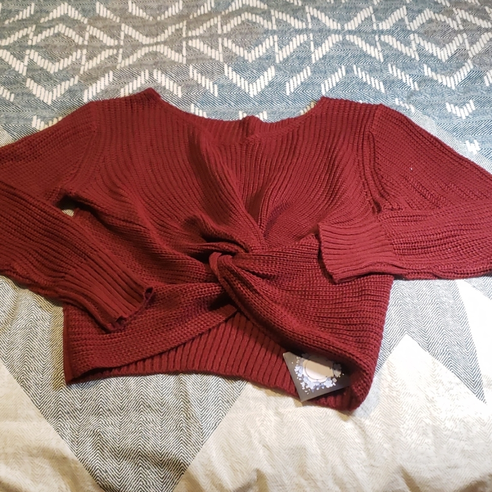 Twist Front Crop Sweater Sz M